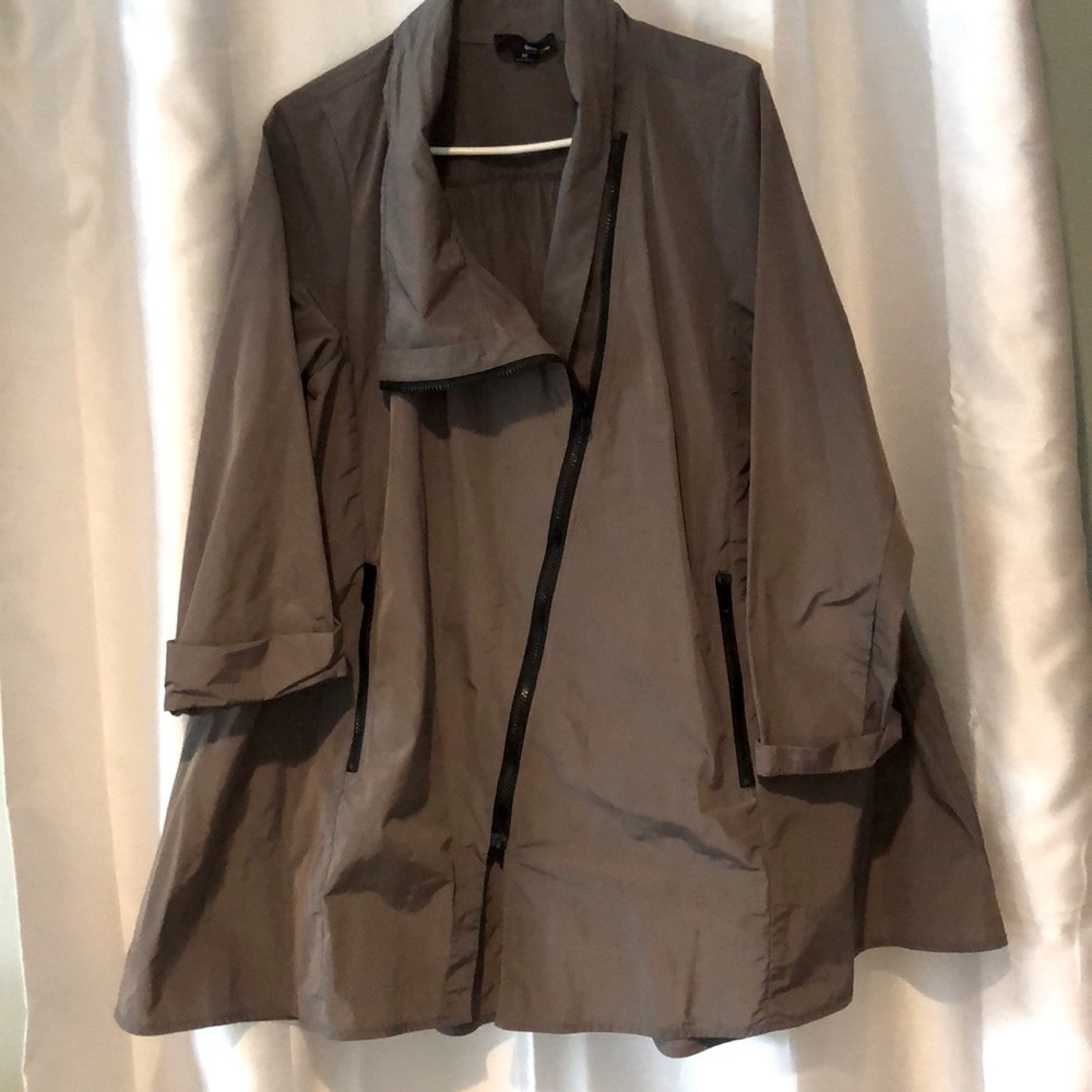 Beautiful jacket with black zippers